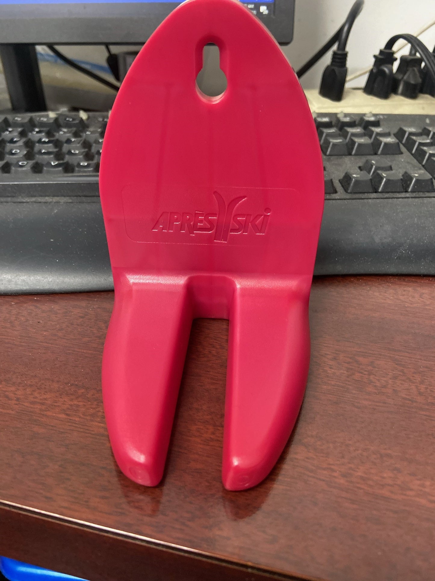 Apres ski WALL MOUNT ski holder, set of 2 Black n Red